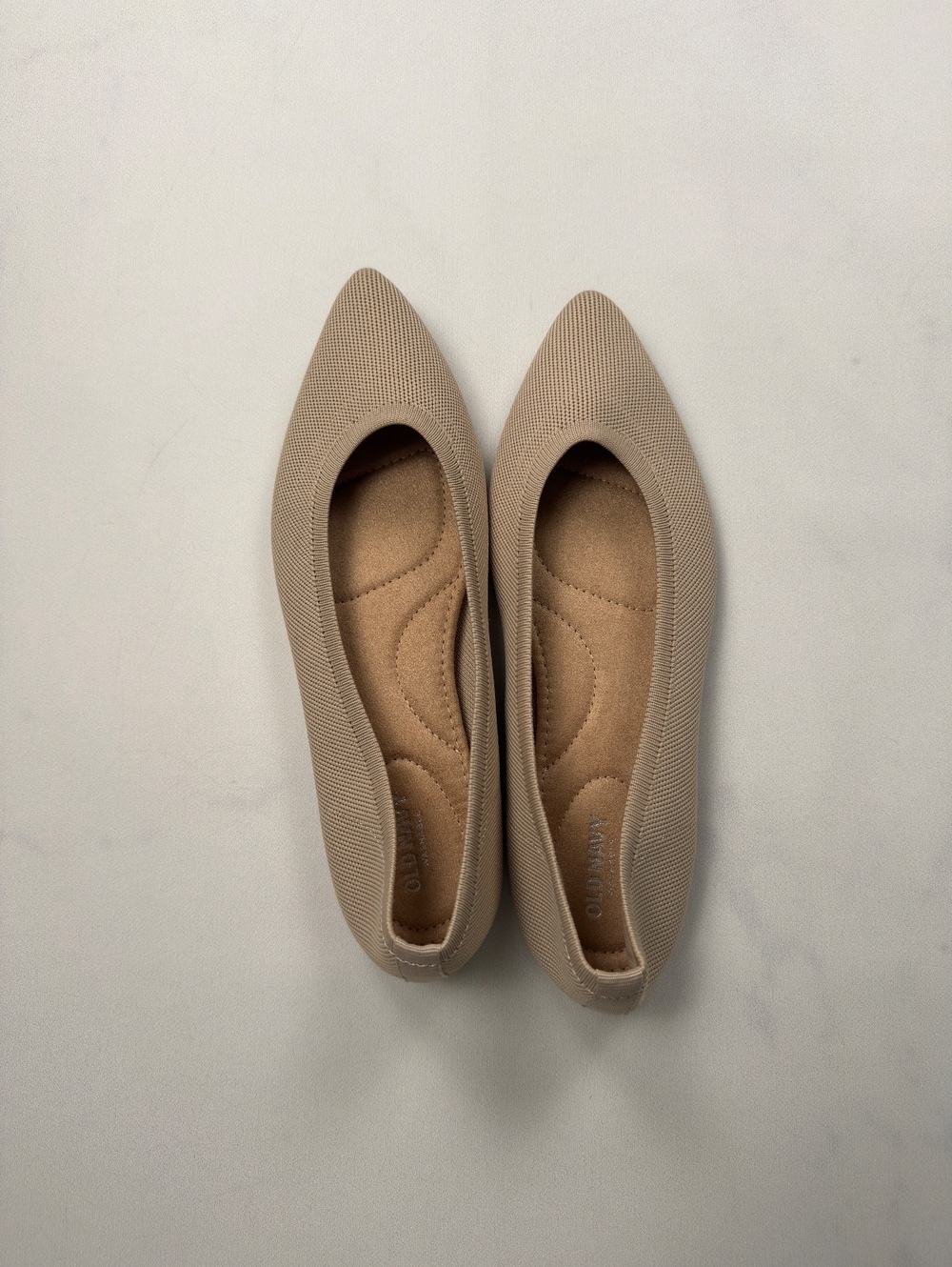 Old Navy Beige Pointed Flats Comfortable Casual - Women 8